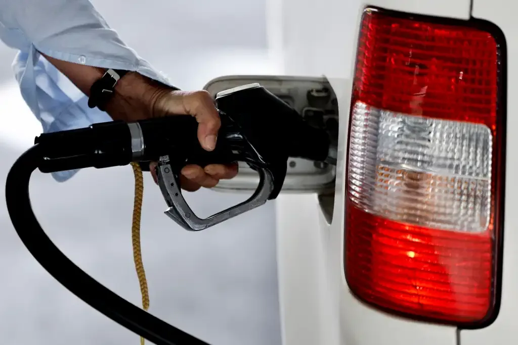 Precio de la gasolina: alivio tras reversar el alza de $46